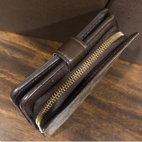 LOUIS VUITTON Damier Ebene Compact Bifold Wallet CA1011 Spain - Picture 5 of 17